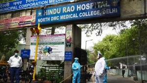 New Delhi Municipal Council (NDMC) workers spray disinfectant during the sanitization of the Hindu Rao Hospital.(Vipin Kumar/HT File Photo) New Delhi Municipal Council (NDMC) workers spray disinfectant during the sanitization of the Hindu Rao Hospital.(Vipin Kumar/HT File Photo)