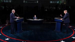 While betting odds makers showed little change in the odds as the debate progressed, U.S. stock futures initially rose as much as 0.6% before turning to be flat.(Bloomberg) While betting odds makers showed little change in the odds as the debate progressed, U.S. stock futures initially rose as much as 0.6% before turning to be flat.(Bloomberg)