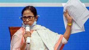 West Bengal chief minister Mamata Banerjee during an administrative review meeting in Siliguri on Tuesday.(PTI PHOTO.) West Bengal chief minister Mamata Banerjee during an administrative review meeting in Siliguri on Tuesday.(PTI PHOTO.)