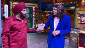 Kapil Sharma and Krushna Abhishek in a still from the video. Kapil Sharma and Krushna Abhishek in a still from the video.