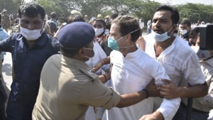 Congress leaders Rahul Gandhi and Priyanka Gandhi have been detained by UP Police(Hindustan) Congress leaders Rahul Gandhi and Priyanka Gandhi have been detained by UP Police(Hindustan)