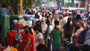 A view of a crowded marketplace after the Delhi government allowed the reopening of weekly markets, at Pandav Nagar, in New Delhi, in August .(Raj K Raj/HT PHOTO) A view of a crowded marketplace after the Delhi government allowed the reopening of weekly markets, at Pandav Nagar, in New Delhi, in August .(Raj K Raj/HT PHOTO)
