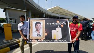 Sushant Singh Rajput's aides stage a demonstration demanding justice for the late actor, outside the airport in New Delhi.(PTI) Sushant Singh Rajput's aides stage a demonstration demanding justice for the late actor, outside the airport in New Delhi.(PTI)