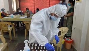 A Junior Medical Doctor takes swap sample for Rapid Antigen Test in Navi Mumbai (Photo by Bachchan Kumar/ HT PHOTO) A Junior Medical Doctor takes swap sample for Rapid Antigen Test in Navi Mumbai (Photo by Bachchan Kumar/ HT PHOTO)