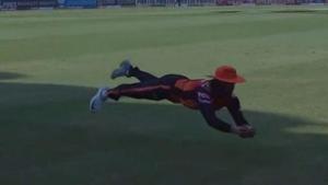 IPL 2020, SRH vs MI: Manish Pandey dives to his right to take a stunning catch against Mumbai Indians IPL 2020, SRH vs MI: Manish Pandey dives to his right to take a stunning catch against Mumbai Indians
