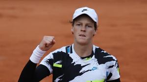 Italy's Jannik Sinner celebrates winning his fourth round match of the French Open tennis tournament against Germany's Alexander Zverev in four sets, 6-3, 6-3, 4-6, 6-3, at the Roland Garros stadium in Paris, France, Sunday, Oct. 4, 2020.(AP) Italy's Jannik Sinner celebrates winning his fourth round match of the French Open tennis tournament against Germany's Alexander Zverev in four sets, 6-3, 6-3, 4-6, 6-3, at the Roland Garros stadium in Paris, France, Sunday, Oct. 4, 2020.(AP)