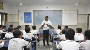 As per the guidelines, schools and coaching institutions can open in a graded manner after October 15.(HT file N) As per the guidelines, schools and coaching institutions can open in a graded manner after October 15.(HT file N)