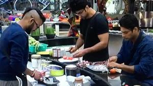 Bigg Boss 14: Jaan Kumar Sanu is in the main house, with a new hairstyle. Bigg Boss 14: Jaan Kumar Sanu is in the main house, with a new hairstyle.