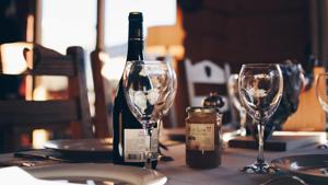 Restaurants are already struggling to navigate coronavirus outbreaks and economic shutdowns. Flaky customers aren’t making things any easier.(Unsplash) Restaurants are already struggling to navigate coronavirus outbreaks and economic shutdowns. Flaky customers aren’t making things any easier.(Unsplash)