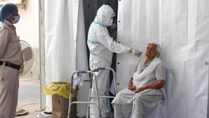 Viruses in aerosols can remain suspended in air for many seconds to hours, like smoke, and be inhaled, the scientists noted in the letter.(Raj K Raj/HT PHOTO) Viruses in aerosols can remain suspended in air for many seconds to hours, like smoke, and be inhaled, the scientists noted in the letter.(Raj K Raj/HT PHOTO)