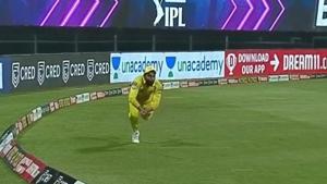 IPL 2020: Ravindra Jadeja takes a brilliant catch against KKR(Screengrab) IPL 2020: Ravindra Jadeja takes a brilliant catch against KKR(Screengrab)