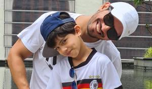 Arjun Bijlani with son Ayaan. Arjun Bijlani with son Ayaan.