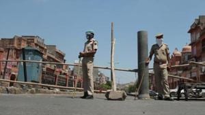 Except September 14, the number of cases from September 9-19 were reported in excess of 4,000 per day, while the containment zones count and home isolation cases steadily increased.(HT Photo) Except September 14, the number of cases from September 9-19 were reported in excess of 4,000 per day, while the containment zones count and home isolation cases steadily increased.(HT Photo)