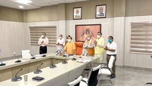“On this day of Prime Minister Narendra Modi’s call for ‘Jan Andolan’ for Covid-19, I am happy to inaugurate a 150 TPD capacity Liquid Oxygen Plant in Uttar Pradesh which will help us to fight Corona better,” the chief minister tweeted.(Twitter/@myogiadityanath) “On this day of Prime Minister Narendra Modi’s call for ‘Jan Andolan’ for Covid-19, I am happy to inaugurate a 150 TPD capacity Liquid Oxygen Plant in Uttar Pradesh which will help us to fight Corona better,” the chief minister tweeted.(Twitter/@myogiadityanath)