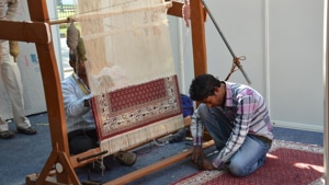 A carpet weaver at work in Mirzapur.(HT PHOTO) A carpet weaver at work in Mirzapur.(HT PHOTO)