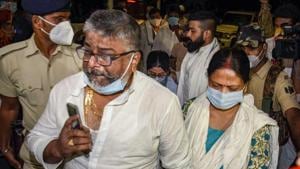 Security personnel stop Anil Kumar Sadhu, son-in-law of late union minister and Lok Janshakti Party (LJP) leader Ram Vilas Paswan, and his wife from entering Jai Prakash Narayan airport to receive the mortal remains of the late minister, in Patna on Friday.(PTI Photo) Security personnel stop Anil Kumar Sadhu, son-in-law of late union minister and Lok Janshakti Party (LJP) leader Ram Vilas Paswan, and his wife from entering Jai Prakash Narayan airport to receive the mortal remains of the late minister, in Patna on Friday.(PTI Photo)