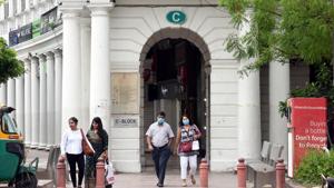 Following high pollution levels in the national capital, the Supreme Court had in November 2019 asked the Centre and the Delhi government to come up with a road map on installing smog towers in the national capital region (NCR) to combat air pollution.(Sonu Mehta/HT PHOTO) Following high pollution levels in the national capital, the Supreme Court had in November 2019 asked the Centre and the Delhi government to come up with a road map on installing smog towers in the national capital region (NCR) to combat air pollution.(Sonu Mehta/HT PHOTO)