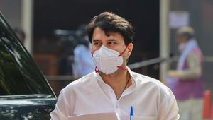 BJP MP Jyotiraditya Scindia arrives to attend the ongoing Monsoon Session of Parliament at Parliament House in New Delhi, Sunday, Sept. 20, 2020.(PTI) BJP MP Jyotiraditya Scindia arrives to attend the ongoing Monsoon Session of Parliament at Parliament House in New Delhi, Sunday, Sept. 20, 2020.(PTI)