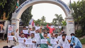 Ticket seekers from Jehanabad during a protest against the seat sharing for the Bihar Assembly Election, outside Congress party office in Patna.(PTI) Ticket seekers from Jehanabad during a protest against the seat sharing for the Bihar Assembly Election, outside Congress party office in Patna.(PTI)