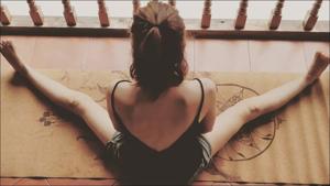 Kalki Koechlin gives fans a sneak-peek of her at-home yoga session(Instagram/kalkikanmani) Kalki Koechlin gives fans a sneak-peek of her at-home yoga session(Instagram/kalkikanmani)