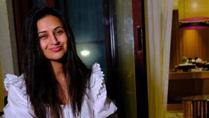 Divyanka Tripathi shut a troll with her intelligent reply on Twitter. Divyanka Tripathi shut a troll with her intelligent reply on Twitter.