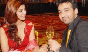 Raj Kundra proposed to Shilpa Shetty in Paris. Raj Kundra proposed to Shilpa Shetty in Paris.