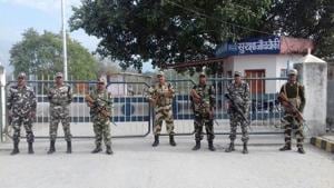 The boys tried to enter Nepal through the Indo-Nepal border in Champawat district but were turned back by authorities for lack of proper permissions.(HT Photo) The boys tried to enter Nepal through the Indo-Nepal border in Champawat district but were turned back by authorities for lack of proper permissions.(HT Photo)