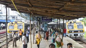 Apart from special passenger trains to cater to the upcoming festivals, there will be additional local trains for Mumbai commuters from October 15.(PTI) Apart from special passenger trains to cater to the upcoming festivals, there will be additional local trains for Mumbai commuters from October 15.(PTI)