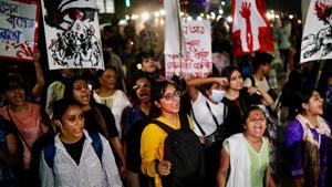 Female activists and students take part in a torch procession demanding women's safety and justice for rape victims, amid the coronavirus disease (COVID-19) outbreak in Dhaka, Bangladesh.(REUTERS) Female activists and students take part in a torch procession demanding women's safety and justice for rape victims, amid the coronavirus disease (COVID-19) outbreak in Dhaka, Bangladesh.(REUTERS)