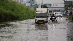 Several areas in Pune city and the rest of the district was inundated due to flood-like situation created by the rains on Wednesday.(HT Photo/Pratham Gokhale) Several areas in Pune city and the rest of the district was inundated due to flood-like situation created by the rains on Wednesday.(HT Photo/Pratham Gokhale)