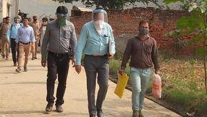 CBI team moving out of the village in Hathras on Thursday. (Photo HT) CBI team moving out of the village in Hathras on Thursday. (Photo HT)
