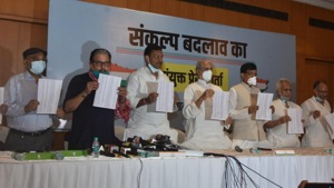 The elections for 243 Assembly seats will be held in three phases – for 71 seats on October 28, for 94 seats on November 3, and remaining 78 on November 7. The results will be announced on November 10.(Photo by Parwaz Khan / Hindustan Times) The elections for 243 Assembly seats will be held in three phases – for 71 seats on October 28, for 94 seats on November 3, and remaining 78 on November 7. The results will be announced on November 10.(Photo by Parwaz Khan / Hindustan Times)