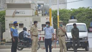 Ghaziabad Police launches “Operation Awara” to fight crimes like chain-snatching and mobile theft(File Photo) Ghaziabad Police launches “Operation Awara” to fight crimes like chain-snatching and mobile theft(File Photo)