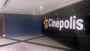 As per the SOP, only packaged food will be allowed in the theatre, but cinephiles need not fret as they will still be able to purchase popcorn and other sundry food items.(HT File Photo) As per the SOP, only packaged food will be allowed in the theatre, but cinephiles need not fret as they will still be able to purchase popcorn and other sundry food items.(HT File Photo)