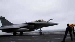This would be the second batch of these French-origin fighter jet aircraft as the first batch of five Rafales had arrived in India on July 28 and were officially inducted on September 10 by the Narendra Modi government.(File photo for representation) This would be the second batch of these French-origin fighter jet aircraft as the first batch of five Rafales had arrived in India on July 28 and were officially inducted on September 10 by the Narendra Modi government.(File photo for representation)
