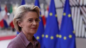 “I myself have tested negative,” von der Leyen, a doctor by training, tweeted. “However, as a precaution I am immediately leaving the European Council to go into self-isolation.”(Reuters Photo) “I myself have tested negative,” von der Leyen, a doctor by training, tweeted. “However, as a precaution I am immediately leaving the European Council to go into self-isolation.”(Reuters Photo)