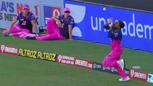 IPL 2020: Virender Sehwag posts amazing tweet after Tewatia’s stunning catch to dismiss Kohli(Twitter) IPL 2020: Virender Sehwag posts amazing tweet after Tewatia’s stunning catch to dismiss Kohli(Twitter)