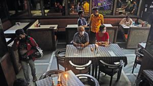 Mumbaikars have returned to restaurants but not in the strength seen before Covid-19 outbreak, says an industry body.(Vijayanand Gupta/HT Photo) Mumbaikars have returned to restaurants but not in the strength seen before Covid-19 outbreak, says an industry body.(Vijayanand Gupta/HT Photo)