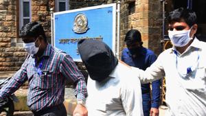 Television Rating Points (TRP) manipulation case accused Vinay Tripathi being produced at Esplanade court.(PTI) Television Rating Points (TRP) manipulation case accused Vinay Tripathi being produced at Esplanade court.(PTI)
