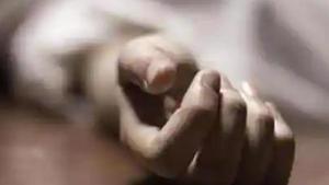 Initial reports suggest spurious liquor is behind the deaths but a clearer picture will emerge only after post-mortem, Palakkad police superintendent Siva Vikram said after visiting the village.(FILE PHOTO.) Initial reports suggest spurious liquor is behind the deaths but a clearer picture will emerge only after post-mortem, Palakkad police superintendent Siva Vikram said after visiting the village.(FILE PHOTO.)