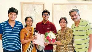 Vidit Goel with the members of his family.(HT) Vidit Goel with the members of his family.(HT)