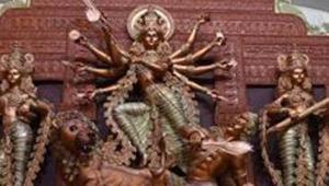 The parks that have for decades served as venues for larger than life themed pandals housing ornately decked Durga idols for five days every year are deserted.(Sanchit Khanna/HT PHOTO) The parks that have for decades served as venues for larger than life themed pandals housing ornately decked Durga idols for five days every year are deserted.(Sanchit Khanna/HT PHOTO)