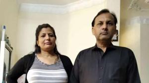 Victim Sudesh Saini with her husband Ashok Saini.(HT Photo) Victim Sudesh Saini with her husband Ashok Saini.(HT Photo)