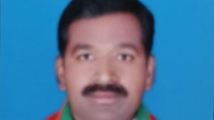 Kethireddy Anji Reddy, an agriculturist from Timmapur village on the outskirts of Karimnagar town, started a marriage bureau last week exclusively to find alliances for farmers.(HT PHOTO.) Kethireddy Anji Reddy, an agriculturist from Timmapur village on the outskirts of Karimnagar town, started a marriage bureau last week exclusively to find alliances for farmers.(HT PHOTO.)