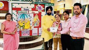 Jasmine, winner of the dance contest, being felicitated in Green Grove Public Schoolin Ludhiana.(HT) Jasmine, winner of the dance contest, being felicitated in Green Grove Public Schoolin Ludhiana.(HT)