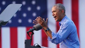 Former US President Barack Obama campaigns on behalf of Democratic presidential nominee and his former Vice President Joe Biden in Philadelphia, Pennsylvania, US on October 21, 2020.(Reuters Photo) Former US President Barack Obama campaigns on behalf of Democratic presidential nominee and his former Vice President Joe Biden in Philadelphia, Pennsylvania, US on October 21, 2020.(Reuters Photo)