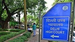The Delhi High Court on Friday stayed the decision of the AAP government asking 12 Delhi University colleges, fully funded by it, to pay outstanding salaries to staffers from the Students Society Fund.(Mint/file)