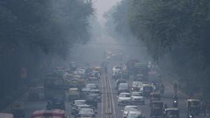 Delhi’s overall AQI reading was 296 on Thursday. Government agencies had forecast that the air quality will deteriorate on October 23-24 on account of calm wind conditions not allowing the dispersion of pollutants in the atmosphere.(Arvind Yadav/HT Photo) Delhi’s overall AQI reading was 296 on Thursday. Government agencies had forecast that the air quality will deteriorate on October 23-24 on account of calm wind conditions not allowing the dispersion of pollutants in the atmosphere.(Arvind Yadav/HT Photo)