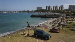 Venezuelans return to beach after 7 months as government relaxes lockdown(Twitter/chapoisat) Venezuelans return to beach after 7 months as government relaxes lockdown(Twitter/chapoisat)