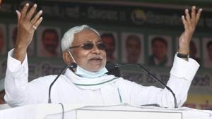 Bihar chief minister Nitish Kumar addresses a gathering during an election rally ahead of Bihar assembly polls, in Khagaria district.(PTI) Bihar chief minister Nitish Kumar addresses a gathering during an election rally ahead of Bihar assembly polls, in Khagaria district.(PTI)